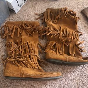 Fringe boots